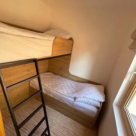 D239 Vucko Privatni *